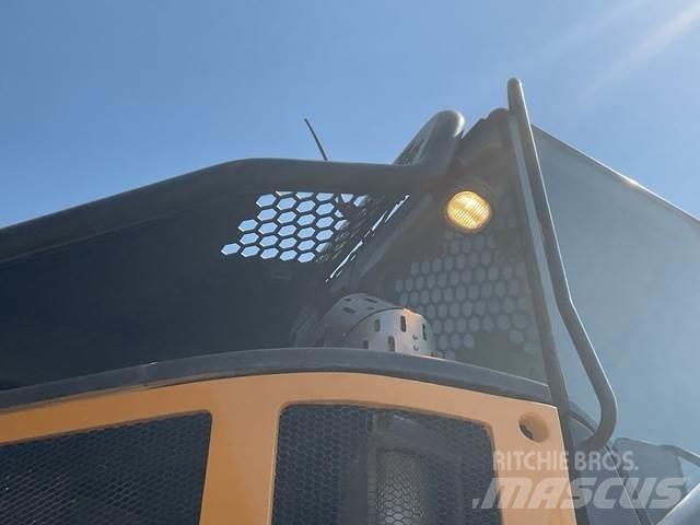 CAT 745 Transportoare articulate