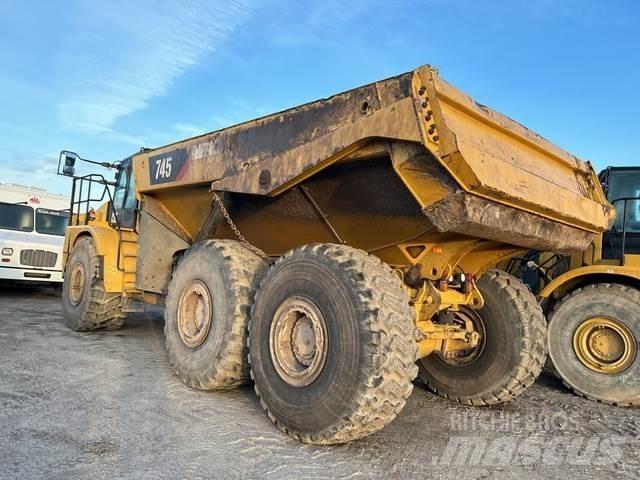 CAT 745 Transportoare articulate