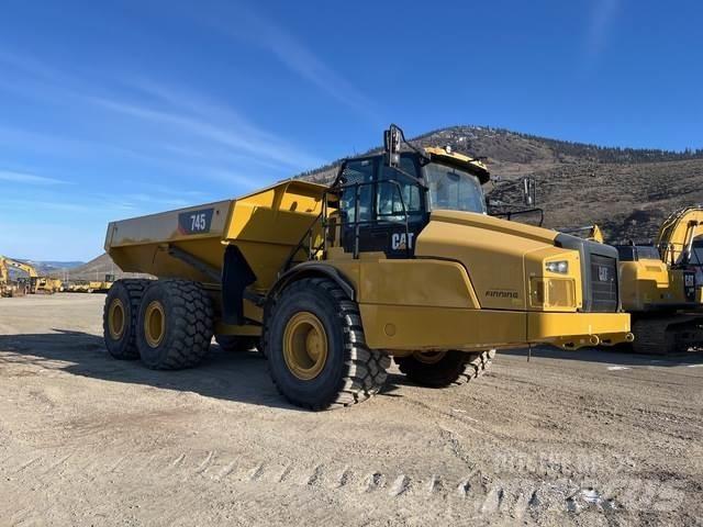 CAT 745 Transportoare articulate