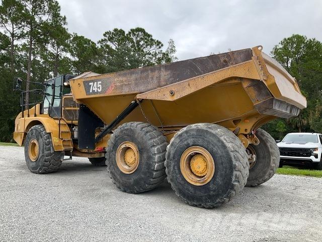 CAT 745 Transportoare articulate