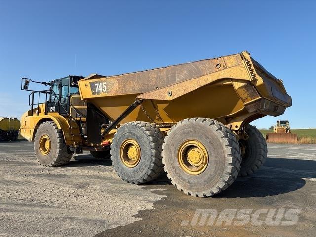 CAT 745 Transportoare articulate