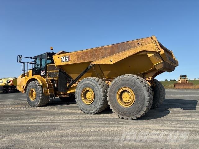 CAT 745 Transportoare articulate