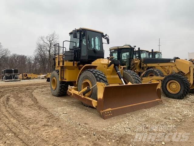 CAT 814K buldozere pe roti