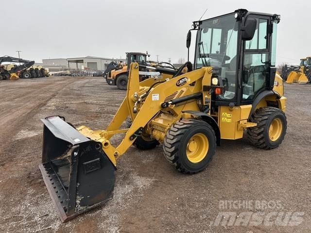 CAT 903D Incarcator pe pneuri