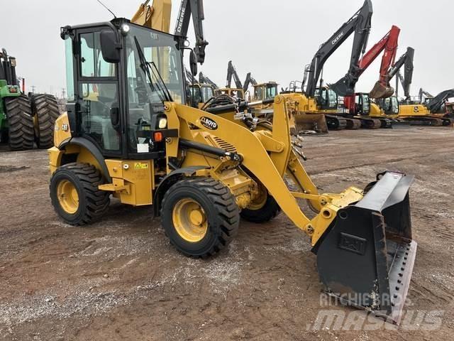 CAT 903D Incarcator pe pneuri