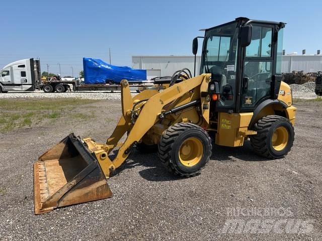 CAT 903D Incarcator pe pneuri