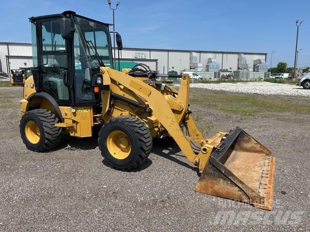 CAT 903D Incarcator pe pneuri