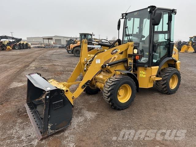 CAT 903D Incarcator pe pneuri