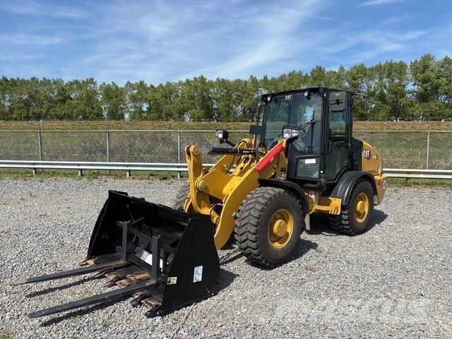 CAT 906 Incarcator pe pneuri