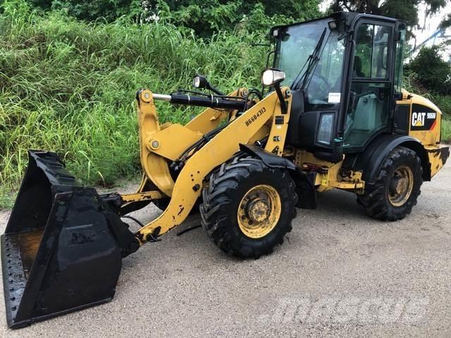 CAT 906M Incarcator pe pneuri