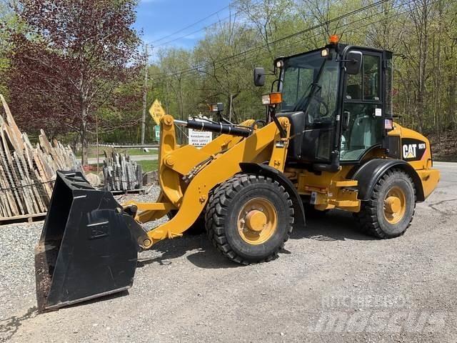 CAT 907H Incarcator pe pneuri