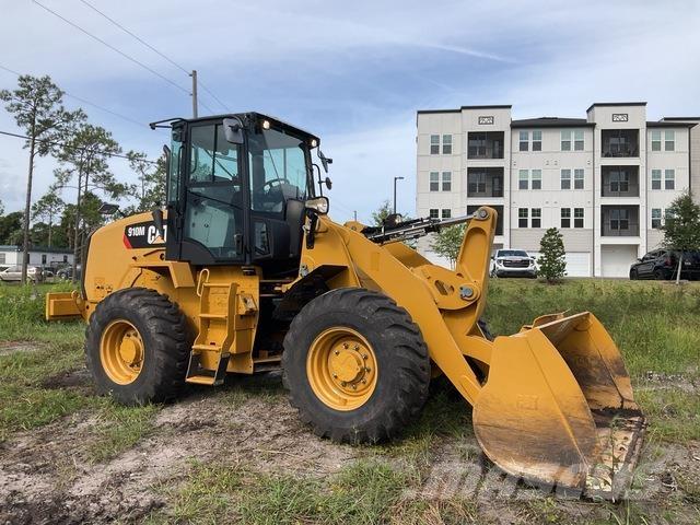 CAT 910M Incarcator pe pneuri