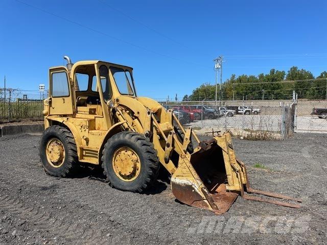 CAT 922 Incarcator pe pneuri