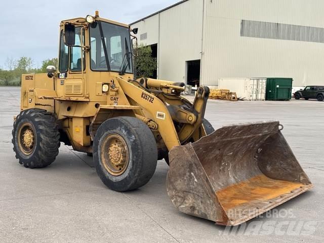 CAT 926 Incarcator pe pneuri