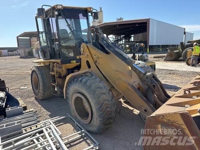 CAT 930G Incarcator pe pneuri