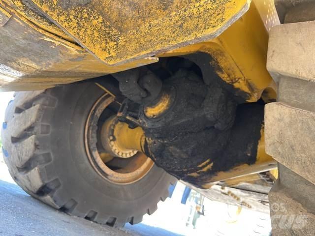 CAT 988G Incarcator pe pneuri