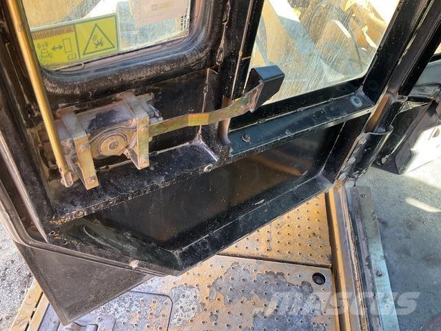 CAT 990 Incarcator pe pneuri