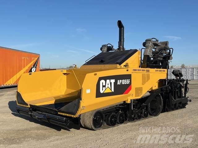 CAT AP1055F Pavatoare asfalt