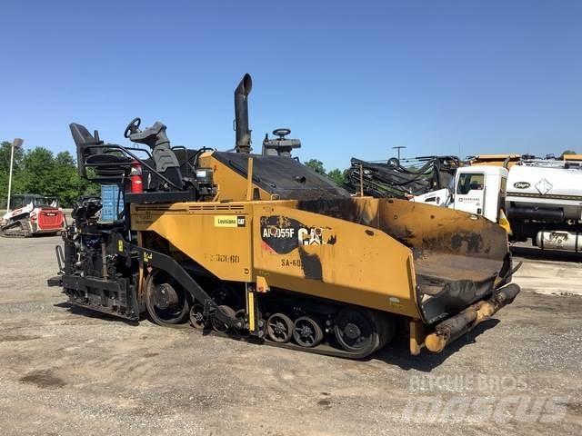 CAT AP1055F Pavatoare asfalt