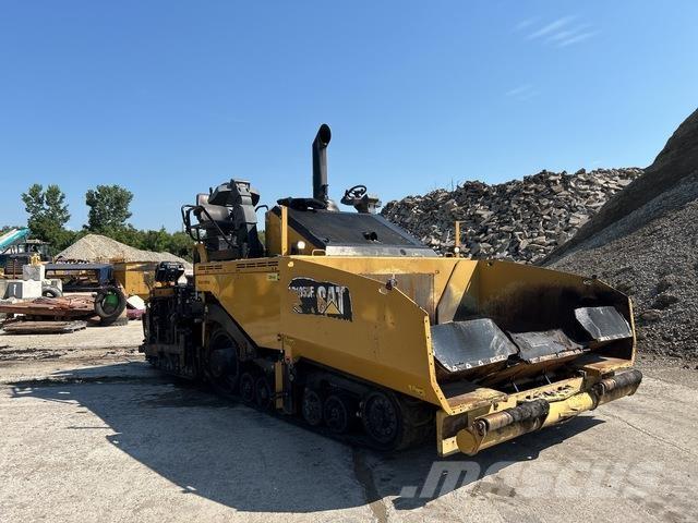 CAT AP1055F Pavatoare asfalt