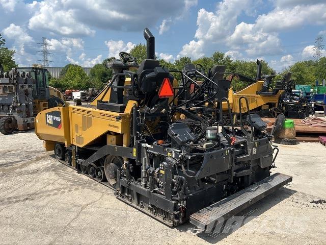 CAT AP1055F Pavatoare asfalt