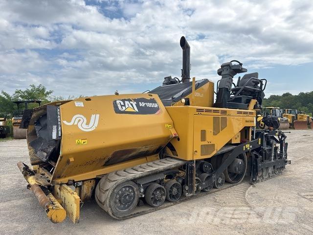 CAT AP1055F Pavatoare asfalt
