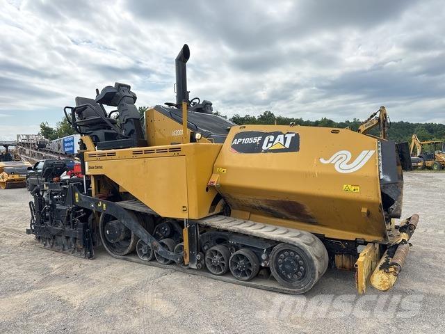 CAT AP1055F Pavatoare asfalt