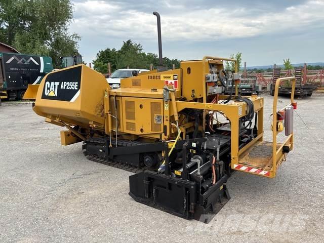 CAT AP255E Pavatoare asfalt