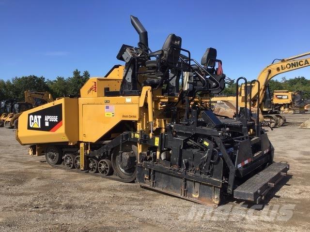 CAT AP555E Pavatoare asfalt
