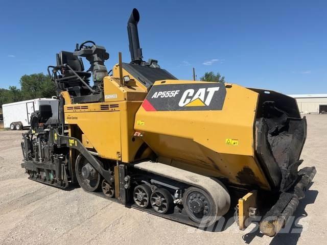 CAT AP555F Pavatoare asfalt