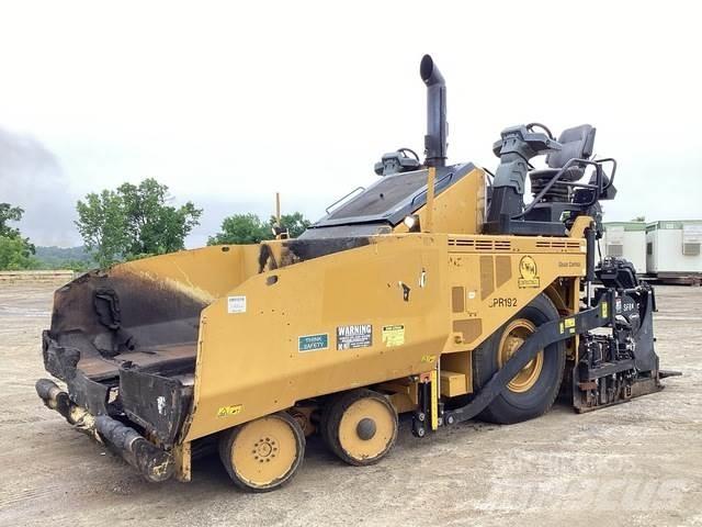 CAT AP600F Pavatoare asfalt