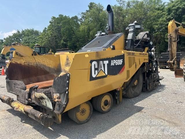 CAT AP600F Pavatoare asfalt