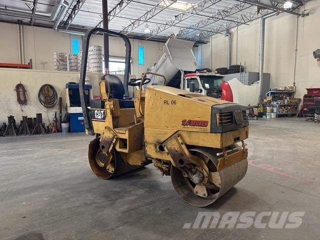 CAT CB-214C Cilindri compactori dubli