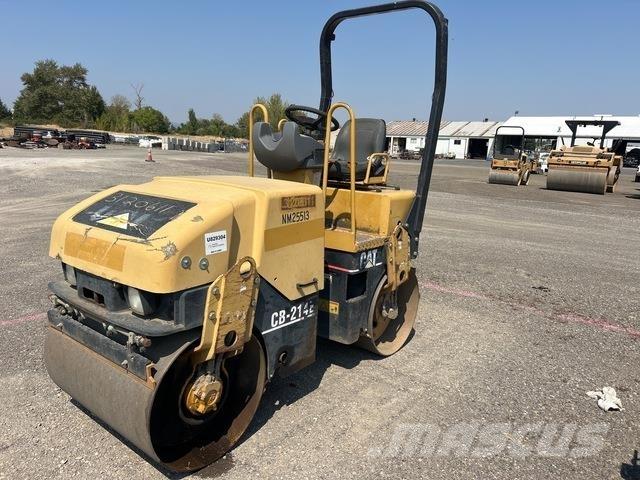 CAT CB-214E Cilindri compactori dubli