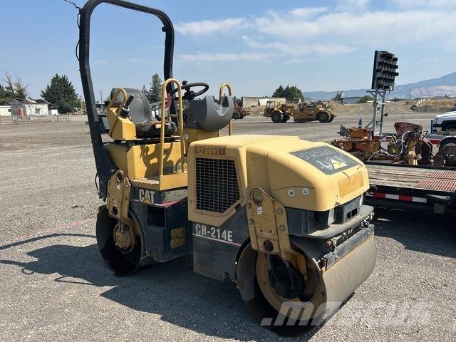 CAT CB-214E Cilindri compactori dubli