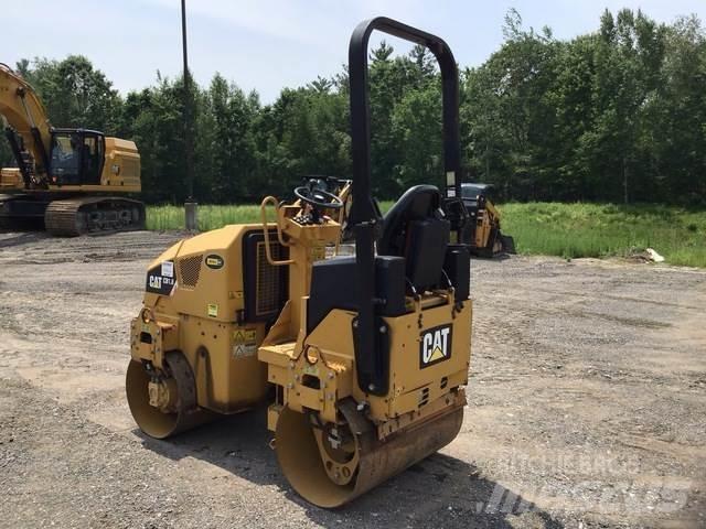 CAT CB1.8 Cilindri compactori dubli