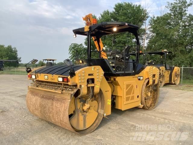CAT CB16 Cilindri compactori dubli
