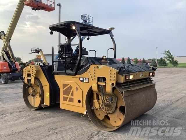 CAT CB16 Cilindri compactori dubli