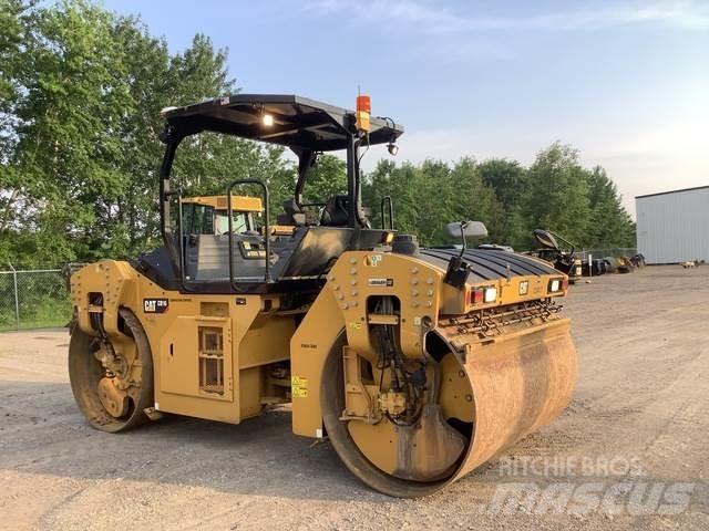 CAT CB16 Cilindri compactori dubli