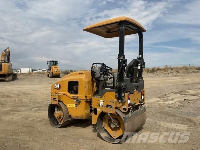 CAT CB2.7GC Cilindri compactori dubli