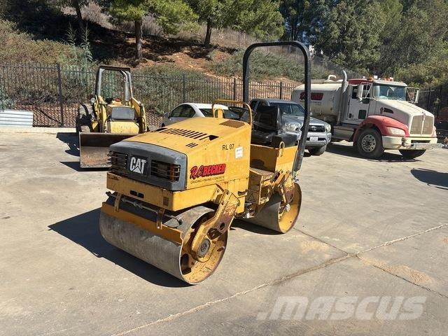CAT CB224C Cilindri compactori dubli