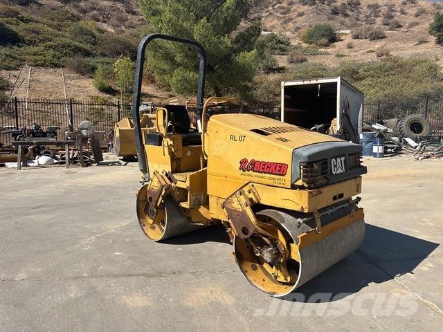 CAT CB224C Cilindri compactori dubli