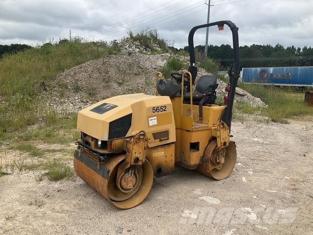 CAT CB24 Cilindri compactori dubli