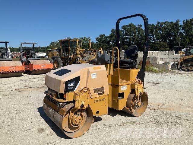 CAT CB24 Cilindri compactori dubli