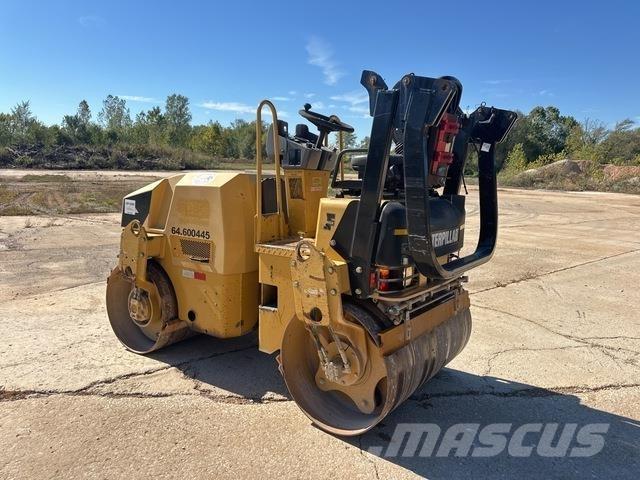 CAT CB24 Cilindri compactori dubli