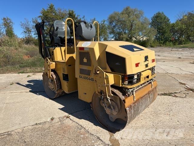 CAT CB24 Cilindri compactori dubli
