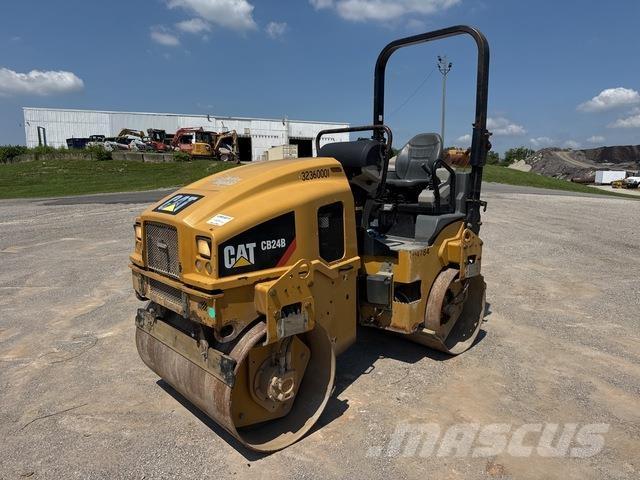 CAT CB24B Cilindri compactori dubli