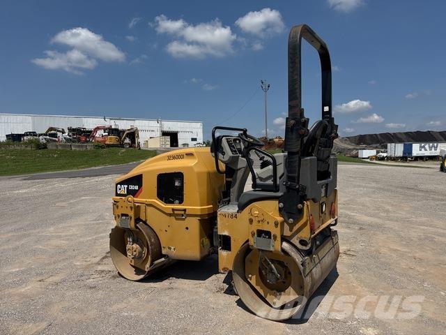 CAT CB24B Cilindri compactori dubli
