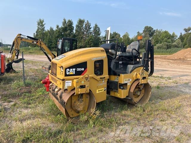 CAT CB24B Cilindri compactori dubli