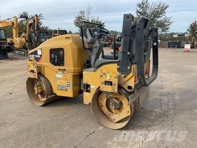 CAT CB24B Cilindri compactori dubli